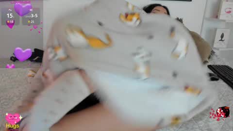 Snapshot of cristal__hot_1 chatting on February 21, 10:28 am Cristal online show from February 21, 10:28 am