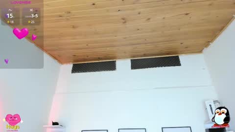 Snapshot of cristal__hot_1 chatting on February 23, 10:17 am Cristal online show from February 23, 10:17 am