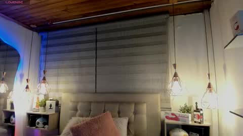 Snapshot of cristal__hot_1 chatting on October 3, 5:04 am Cristal online show from October 3, 5:04 am