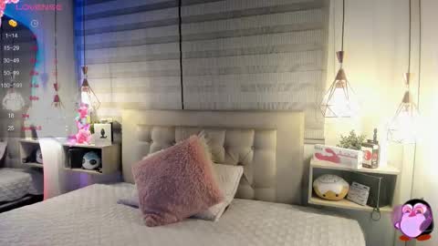 Snapshot of cristal__hot_1 chatting on October 25, 4:53 am Cristal online show from October 25, 4:53 am