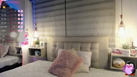 Snapshot of cristal__hot_1 chatting on November 3, 4:03 am Cristal online show from November 3, 4:03 am