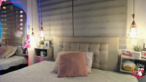 Snapshot of cristal__hot_1 chatting on November 9, 4:11 am Cristal online show from November 9, 4:11 am