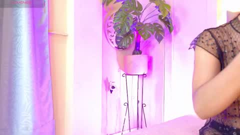 Snapshot of cristal_antoni chatting on November 14, 8:13 am cristal_antoni online show from November 14, 8:13 am