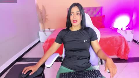 Snapshot of cristal_crossfit chatting on November 19, 10:04 am Cristal online show from November 19, 10:04 am