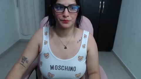 Snapshot of cristal_hot07 chatting on January 24, 3:43 am Cristal online show from January 24, 3:43 am