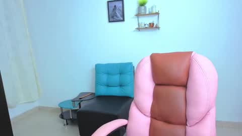 Snapshot of cristal_hot07 chatting on December 5, 1:14 am Cristal online show from December 5, 1:14 am