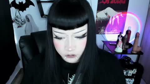 Cris online show from August 4, 9:06 pm