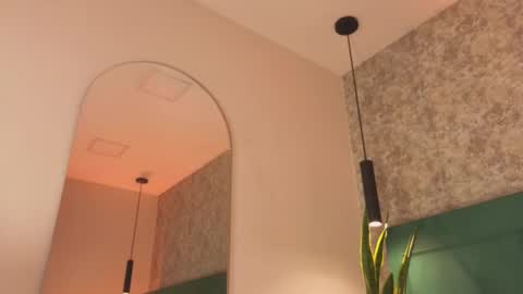 Cristal  online show from December 3, 1:20 pm