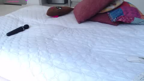 Snapshot of cristal_sexyboobs_ chatting on February 26, 4:28 pm Cristal online show from February 26, 4:28 pm