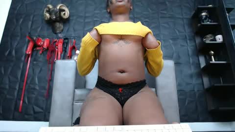 Snapshot of cristal_smith06 chatting on February 23, 8:06 am Hanna online show from February 23, 8:06 am