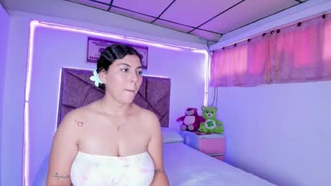 cristal_smith20 online show from October 18, 2:51 pm