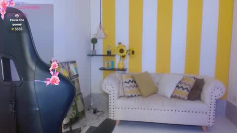 Snapshot of cristal_war chatting on January 21, 4:10 am Cristal online show from January 21, 4:10 am