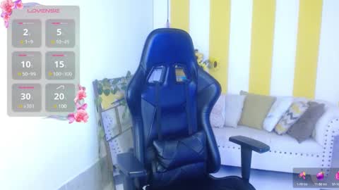 Snapshot of cristal_war chatting on February 4, 4:05 am Cristal online show from February 4, 4:05 am