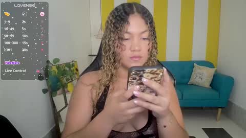 Snapshot of cristal_war chatting on October 23, 11:03 pm Cristal online show from October 23, 11:03 pm