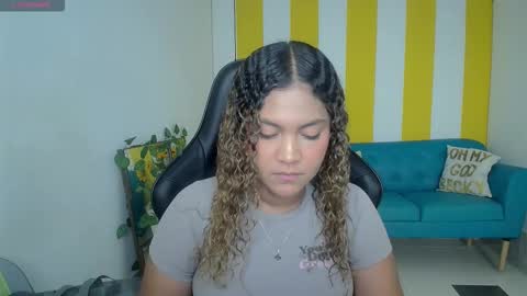 Snapshot of cristal_war chatting on November 3, 11:04 pm Cristal online show from November 3, 11:04 pm