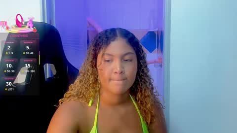 Snapshot of cristal_war chatting on November 8, 1:17 am Cristal online show from November 8, 1:17 am