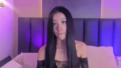 Nicole  Connection time 220pm-910pmCol online show from February 16, 7:43 pm