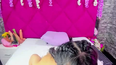 Snapshot of cristalhorny_69 chatting on October 31, 3:07 am Cristal online show from October 31, 3:07 am