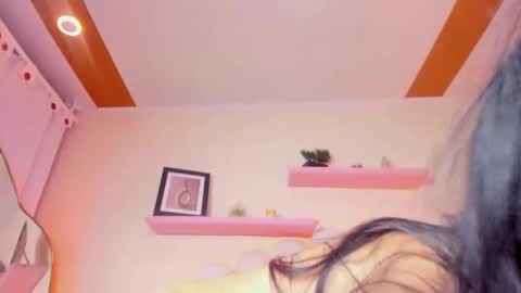 Snapshot of cristalhorny_69 chatting on November 23, 3:39 am Cristal online show from November 23, 3:39 am