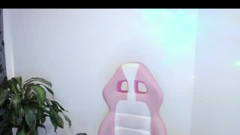Snapshot of cristall_sweett0 chatting on July 4, 4:02 pm sofia online show from July 4, 4:02 pm