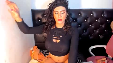 Snapshot of cristallwright chatting on December 16, 9:52 pm cristallwright online show from December 16, 9:52 pm