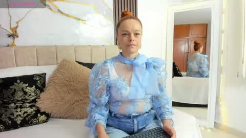 cristal walker online show from July 25, 11:19 am