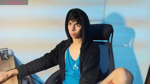 cristhian online show from December 4, 5:17 am