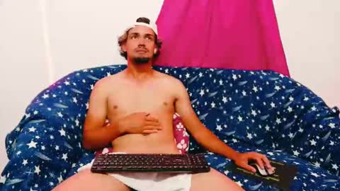 Snapshot of cristian_gp chatting on October 8, 3:04 am cristian gp online show from October 8, 3:04 am