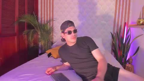 Cris  Pame online show from November 19, 7:19 am