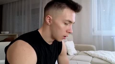 Snapshot of cristianovilla chatting on March 9, 10:41 am CristianoHailey online show from March 9, 10:41 am