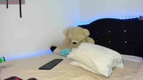 soycriss online show from June 16, 11:51 pm