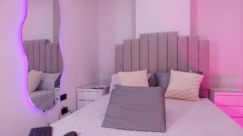 Cristina kros online show from December 4, 3:05 am