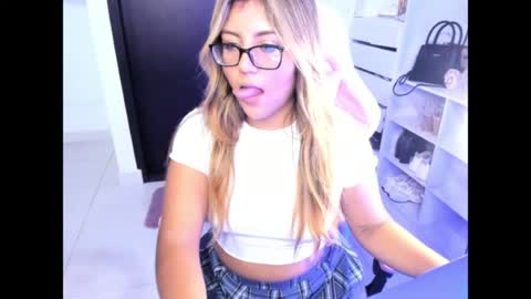 cristinasweet7 online show from June 9, 4:13 am
