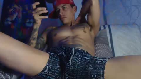 Snapshot of cristofer_dick5511 chatting on October 2, 10:06 pm criistofer online show from October 2, 10:06 pm