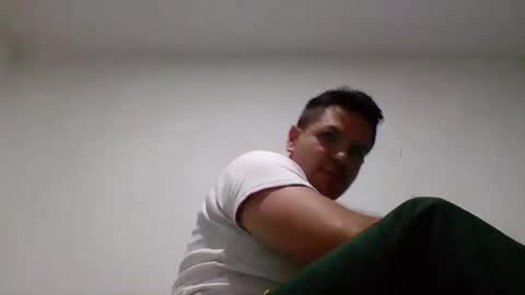 Snapshot of cristopher3042 chatting on February 7, 3:45 am cristopher3042 online show from February 7, 3:45 am