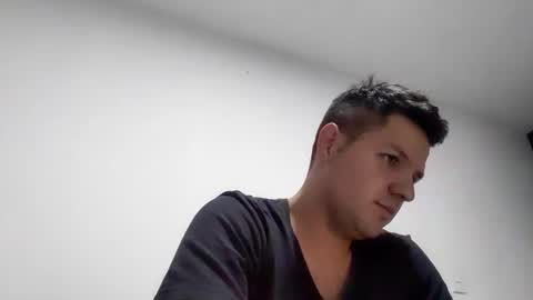 Snapshot of cristopher3042 chatting on February 8, 2:04 am cristopher3042 online show from February 8, 2:04 am