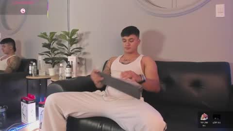 Snapshot of cristopher_strong chatting on July 8, 1:04 pm Cristopher online show from July 8, 1:04 pm
