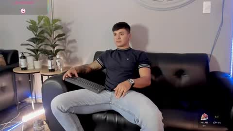 Snapshot of cristopher_strong chatting on July 15, 1:27 pm Cristopher online show from July 15, 1:27 pm