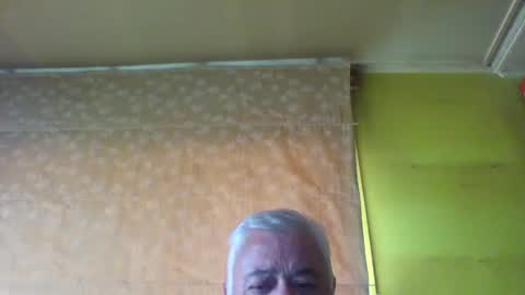 Snapshot of crmperez chatting on December 27, 9:22 pm crmperez online show from December 27, 9:22 pm