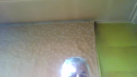 Snapshot of crmperez chatting on February 27, 10:09 pm crmperez online show from February 27, 10:09 pm