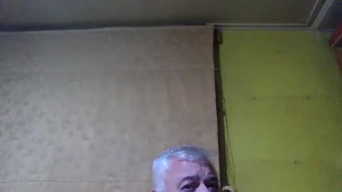 Snapshot of crmperez chatting on October 10, 2:10 am crmperez online show from October 10, 2:10 am