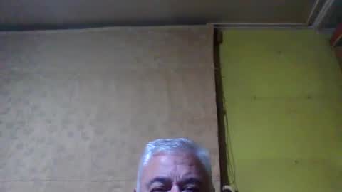 Snapshot of crmperez chatting on October 11, 2:44 am crmperez online show from October 11, 2:44 am