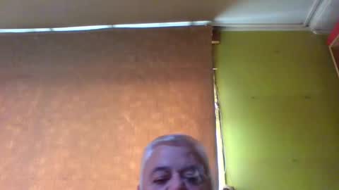 Snapshot of crmperez chatting on October 16, 7:15 pm crmperez online show from October 16, 7:15 pm