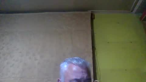 Snapshot of crmperez chatting on November 18, 1:11 am crmperez online show from November 18, 1:11 am