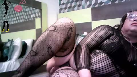 Linda Cross online show from November 6, 11:04 pm