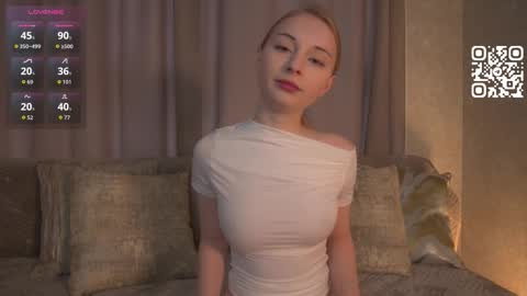 Snapshot of cruelcutie chatting on November 26, 9:43 am Rina online show from November 26, 9:43 am