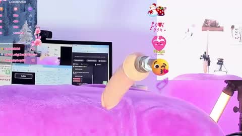 Snapshot of cruella_92 chatting on December 28, 2:01 am Mia online show from December 28, 2:01 am