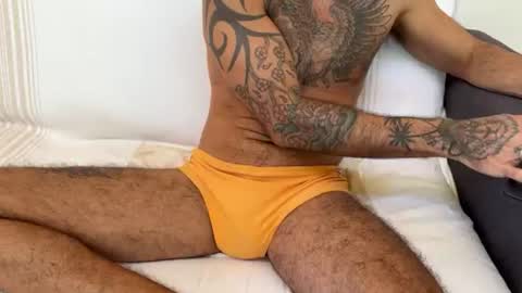 Snapshot of cruz_hunterxxx chatting on June 14, 7:49 pm cruz_hunterxxx online show from June 14, 7:49 pm