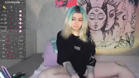 Snapshot of cryptobjgirlv2 chatting on November 26, 5:36 pm Lilith online show from November 26, 5:36 pm