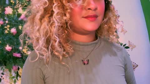 Snapshot of crysrus chatting on January 1, 10:46 pm crysrus online show from January 1, 10:46 pm